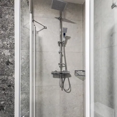 Urban 48 شقة فندقية 5*