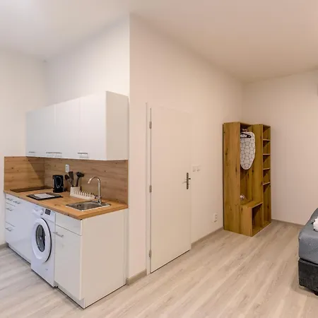 Urban 48 براغ