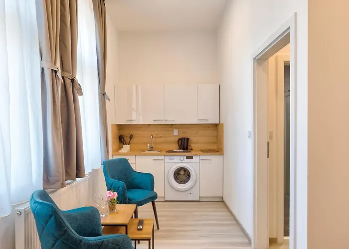Urban 48 Aparthotel 5*